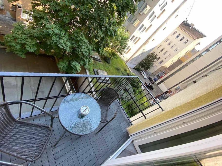Appartement Extra Sok Szobas Apartman Budapest Kozpontjaban Extérieur photo